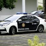 Menino de três anos é encontrado morto dentro de carro no Rio