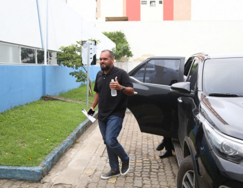 Reunião de Wladimir com os 25 vereadores acontece neste momento na Prefeitura de Campos