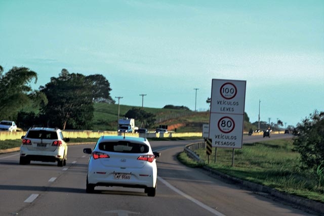 Carro é o veículo mais registrado em todos os municípios do Norte Fluminense, aponta pesquisa