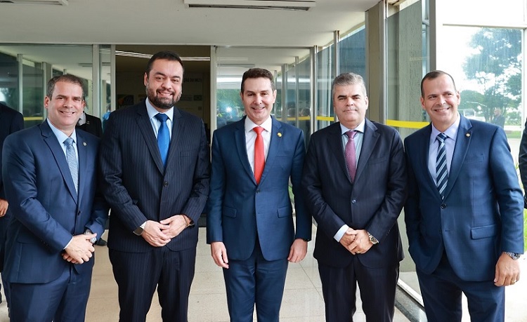 Cláudio Castro se reúne com ministro, em Brasília, buscando acelerar obras de prevenção a desastres naturais
