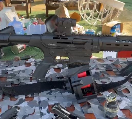 Vídeo: Polícia Civil desestrutura milícia e apreende arsenal em Rio Bonito