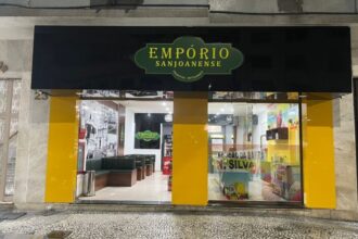 Produtos típicos de SJB à venda em Copacabana