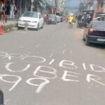 Bandidos proíbem carros e motos de aplicativo em comunidade no Rio