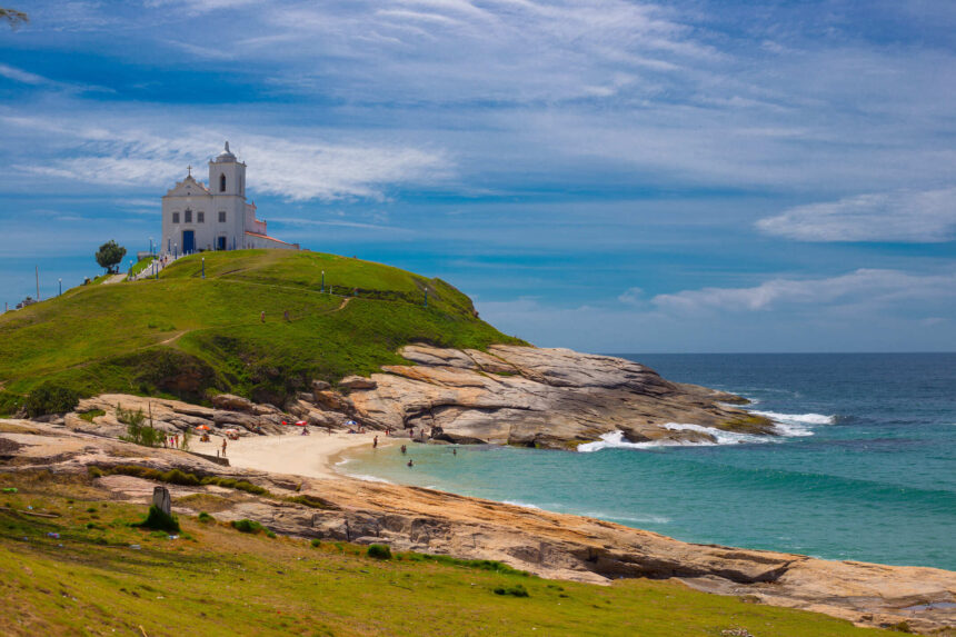 Corpo de jovem que desapareceu no mar em Saquarema é encontrado