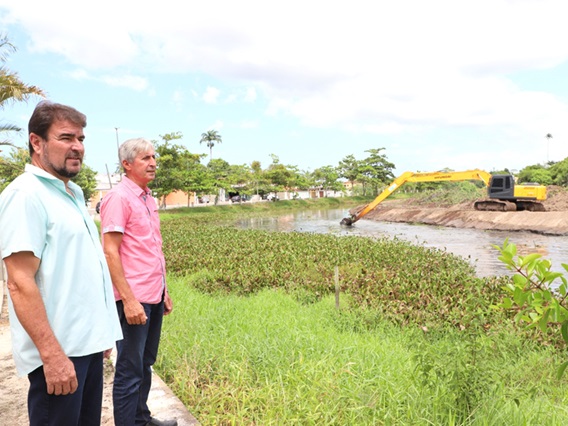 Quissamã realiza limpeza do Canal Campos/Macaé