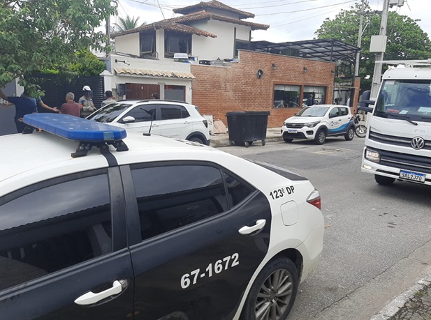 Enel encontra furtos de energia em salão de beleza e restaurante, em Macaé