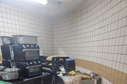 Comida de Camarote da Sapucaí era preparada no banheiro; MPRJ prende responsável