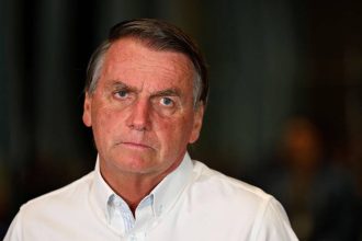 PF intima Jair Bolsonaro a depor sobre tentativa de golpe