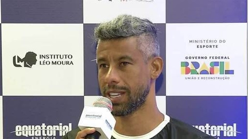 Investigação aponta materiais superfaturados em programa social, que recebeu dinheiro público, do ex-jogador Léo Moura