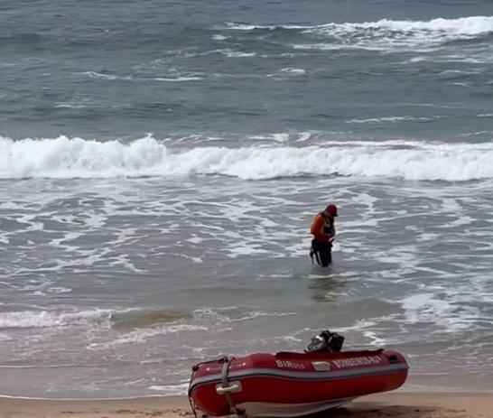 Localizado o corpo do jovem que estava desaparecido após se afogar no mar da Praia dos Cavaleiros, em Macaé