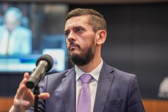 Rodrigo Bacellar reabre diálogo entre a direita e esquerda na Alerj