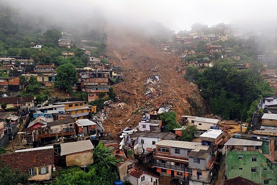 Dois anos após a maior tragédia climática de Petrópolis, cidade segue em recuperação