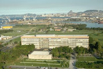 UFRJ publica edital de concurso para professores