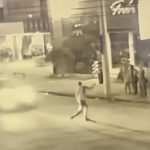 VÍDEO: veja momento em que guardador de carros é atropelado na Pelinca, em Campos
