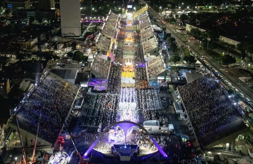 Desfiles das escolas de samba do Grupo Especial começam neste domingo; confira a programação