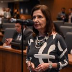 Alerj aprova projeto que distribui gratuitamente sapatilhas descartáveis em casos de calamidade pública