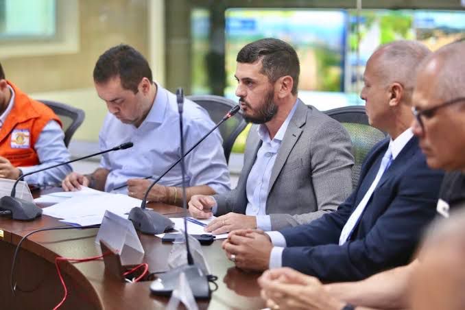Rodrigo Bacellar: “Governo do Estado já enviou alimentos, kits de higiene e programa Recomeçar vai ajudar famílias atingidas pelas chuvas”