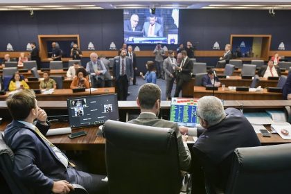 Alerj aprova programa que irá ajudar a custear material de apoio para funcionários das escolas estaduais