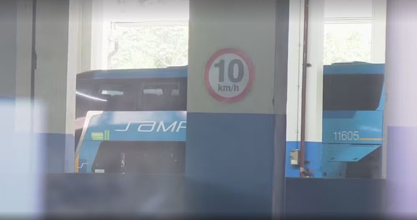 Homem mantém 17 reféns em um ônibus na Rodoviária do Rio, com relatos de tiros e uma pessoa gravemente ferida