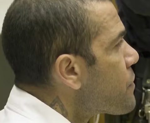Justiça da Espanha concede liberdade provisória a Daniel Alves, sob fiança de R$ 5,4 milhões