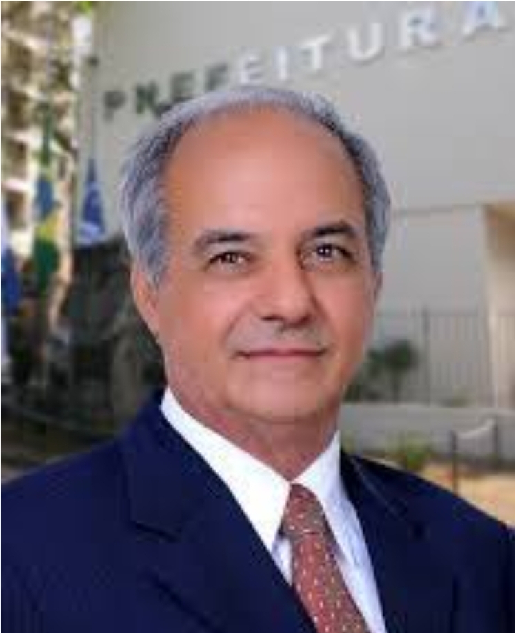 Ex-prefeito de Pádua, Josias Quintal passa mal em cirurgia e é transferido para Niterói
