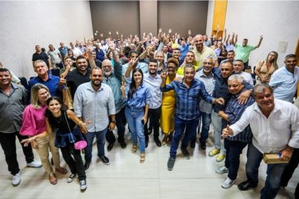 Rodrigo Bacellar em Campos com vereadores e pré-candidatos