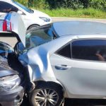 Homem morre após ficar esmagado entre dois veículos em grave acidente, em Macaé