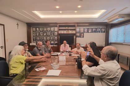 SOS Ao Livro Verde apresenta propostas para reabertura da livraria