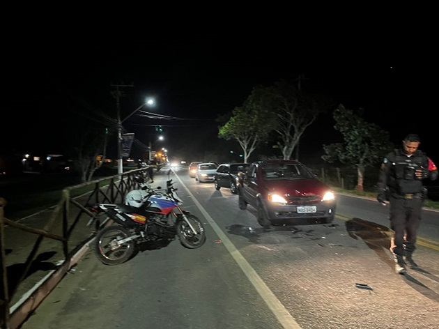 Motociclista fica ferido após colisão com dois carros na BR-356, em São João da Barra
