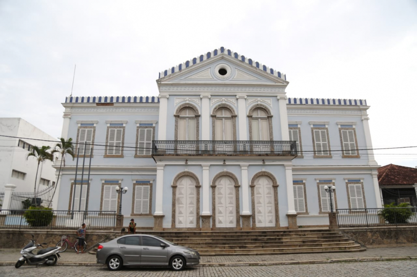 Retirada de matérias tradicionais da matriz curricular do 3º ano do Ensino Médio na rede estadual do Rio gera polêmica; Secretaria esclarece