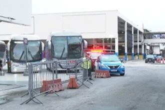 Sequestrador se entrega após quase 3 horas mantendo passageiros reféns em ônibus na Rodoviária do Rio