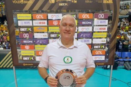 Vôlei: Marcelo Leandro, árbitro de Campos, conquista prêmio da Superliga Feminina