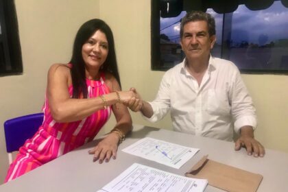 Vaninha da Difusora se filia ao Solidariedade para compor chapa com Magal