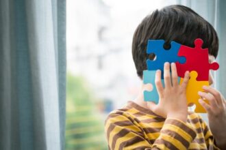 Dia do autismo: entenda os critérios de diagnóstico