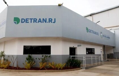 Taxa de emissão do CRLV referente a 2023 começa a ser cobrada pelo Detran.RJ nesta segunda-feira