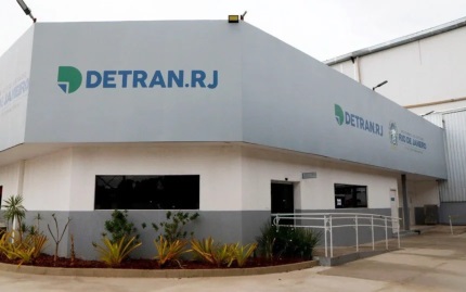 Detran.RJ realiza mutirão especial para emitir carteiras de identidade para estudantes que farão Enem, vestibulares, cursos e concursos