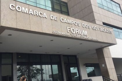 Julgamento de mãe e padrasto envolvidos em morte de menina de 2 anos, em Campos, ocorre nesta segunda-feira