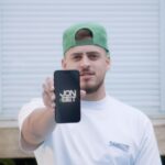 Com um faturamento de 100 milhões por ano, o macaense Jon Vlogs lança sua plataforma de apostas, a JonBet 