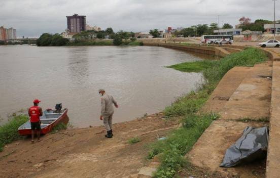 Corpo de homem é encontrado às margens do Rio Paraíba