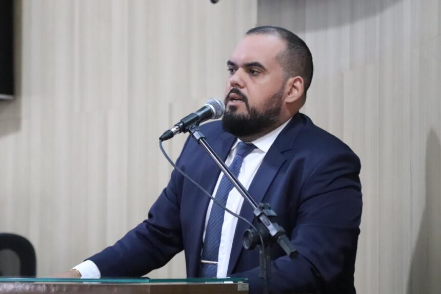 Marquinho Bacellar sobre a falta de distribuição do leite especial em Campos: “A LOA já foi votada e não resolveram o problema”