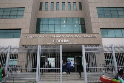 Fim do julgamento: mãe e padrasto responsáveis pela morte de menina de dois anos, em Campos, são condenados a mais de 54 anos de prisão