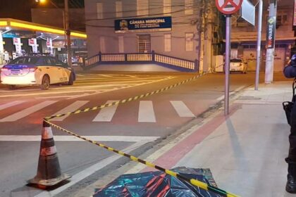 Homem é morto a tiros em frente a Câmara de Vereadores de Itaperuna