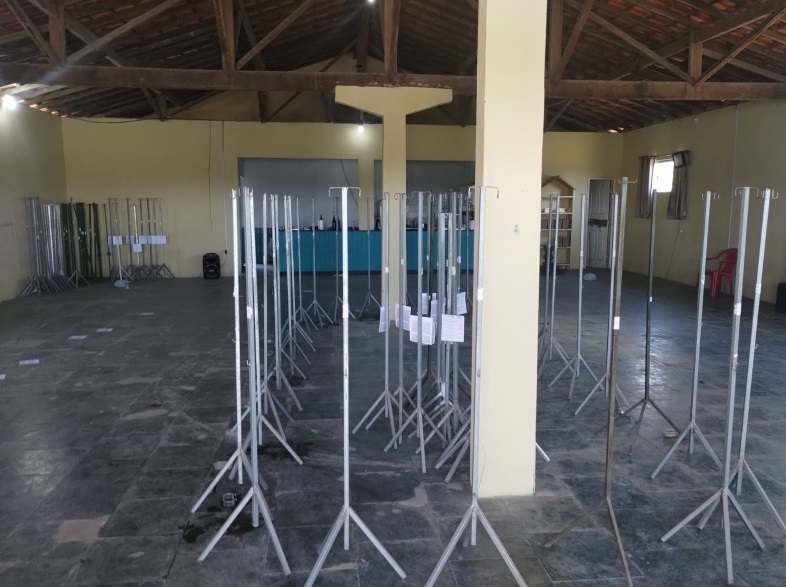 Torneio de pássaros é interrompido e 12 aves são resgatadas de cativeiro em São João da Barra