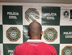 Homem é preso em flagrante após intimidar companheira próximo a DEAM, em Campos