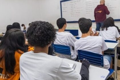 Governo do Estado conclui convocação dos 5 mil professores para migração de carga horária