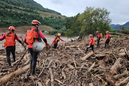 Chuvas no RS: Bombeiros do RJ já salvaram mais de 170 pessoas