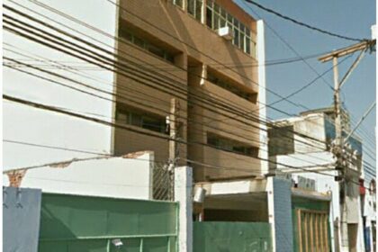 Homem é preso após entrar em escola com pedaço de madeira nas mãos, em Campos