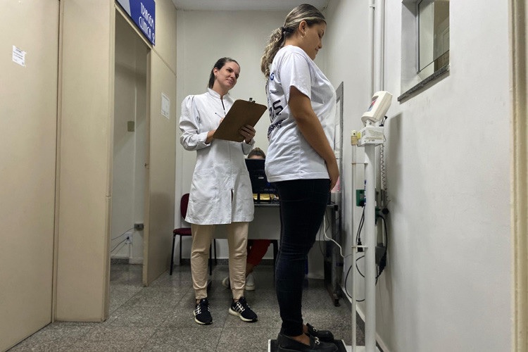 Por que doadores de sangue precisam ter mais de 50 kg?