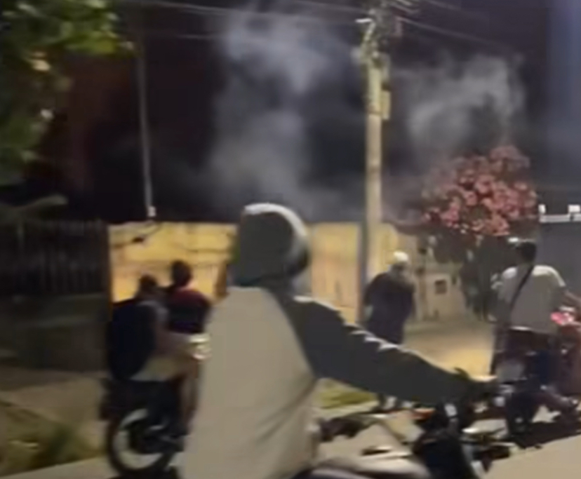 Mulher que se envolveu em confusão com motoboy em Campos mostra estragos na casa e afirma: “Estou em pânico”