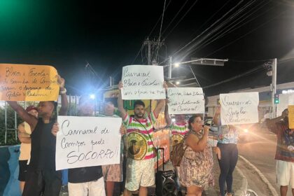 Carnavalescos fazem protesto em busca de verba da Prefeitura de Campos